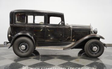 Ford-Model-A-1931-Sedan-13