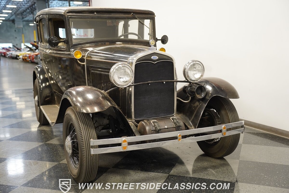 Ford-Model-A-1931-Sedan-15