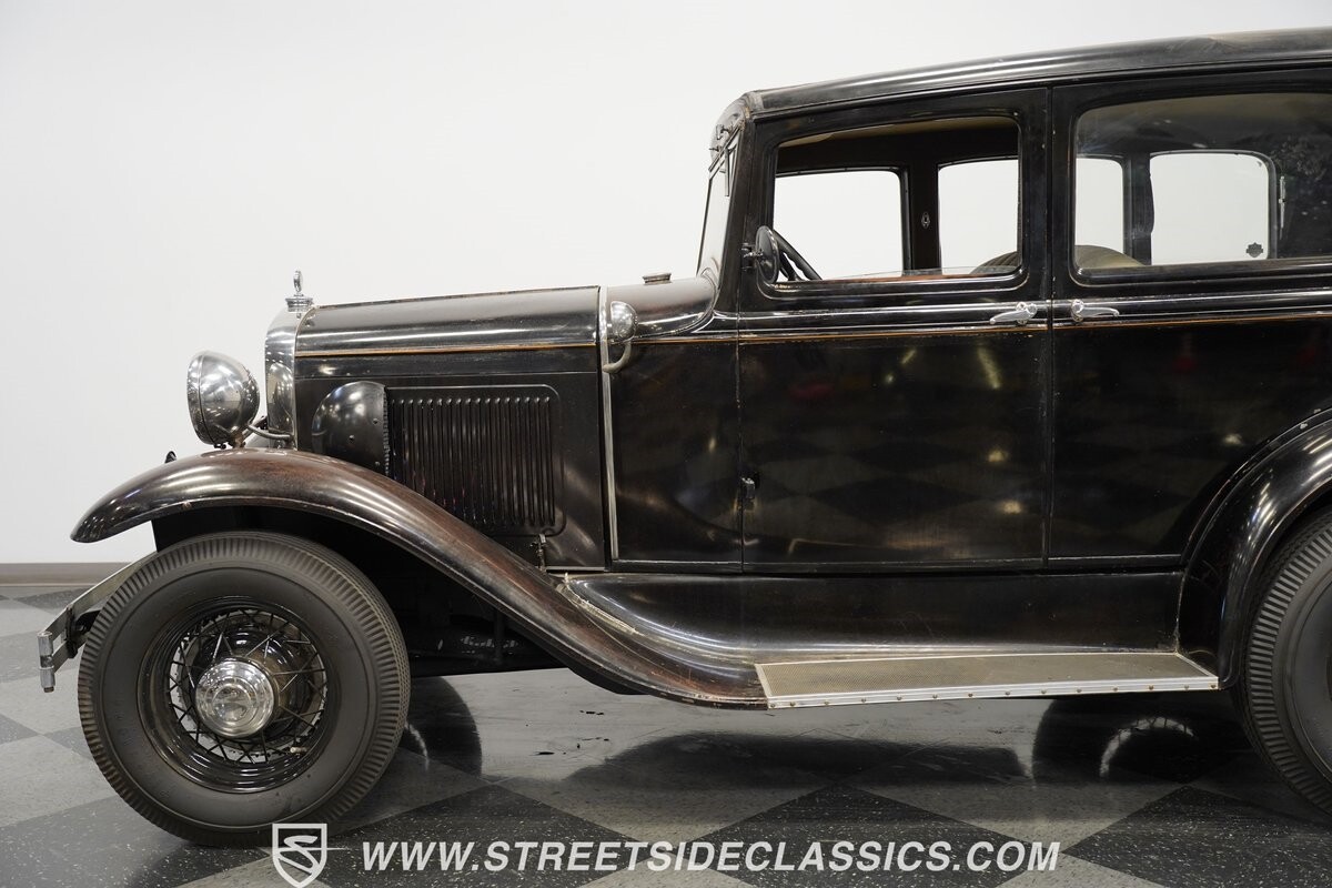 Ford-Model-A-1931-Sedan-21