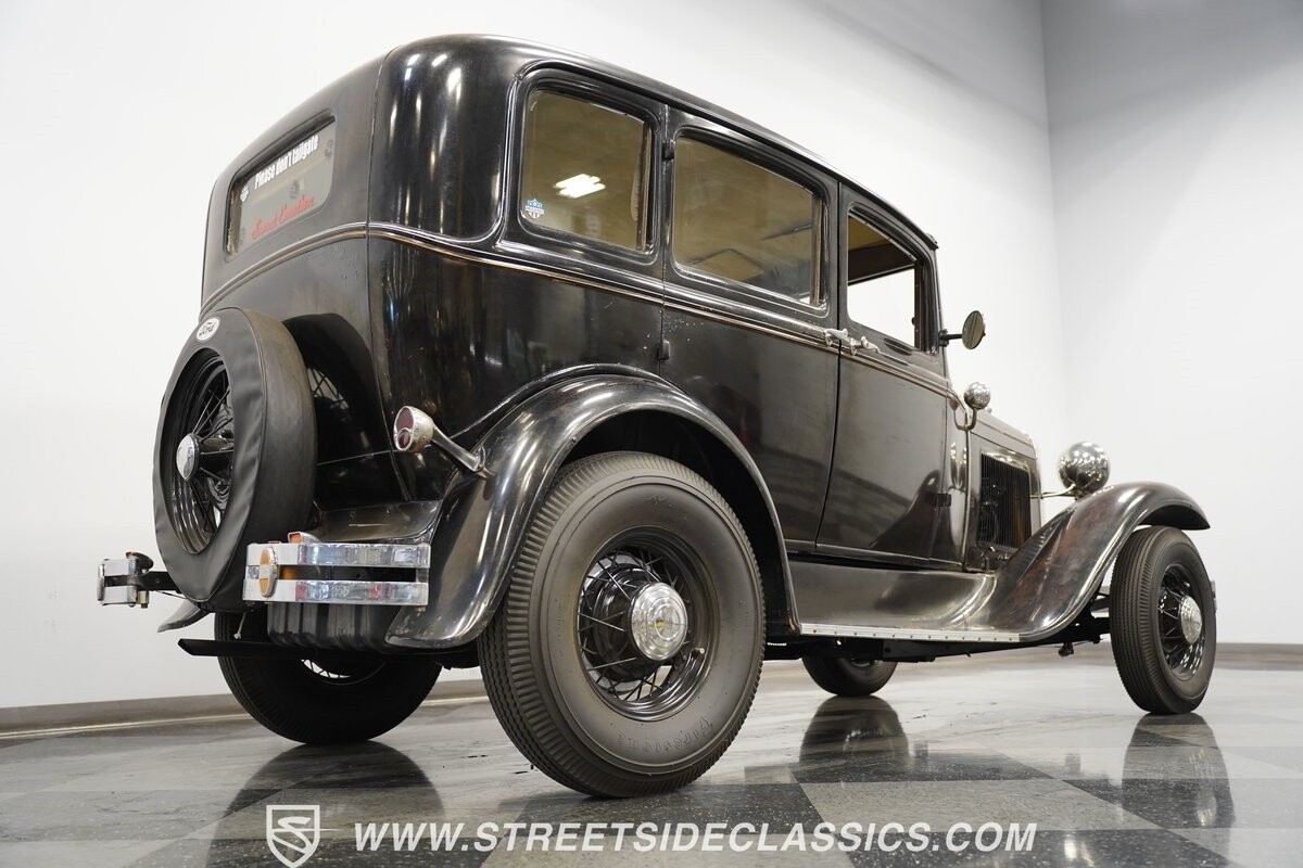 Ford-Model-A-1931-Sedan-25