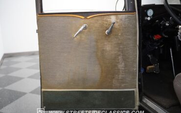 Ford-Model-A-1931-Sedan-30