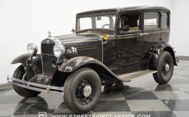 Ford-Model-A-1931-Sedan-5