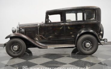 Ford-Model-A-1931-Sedan-6