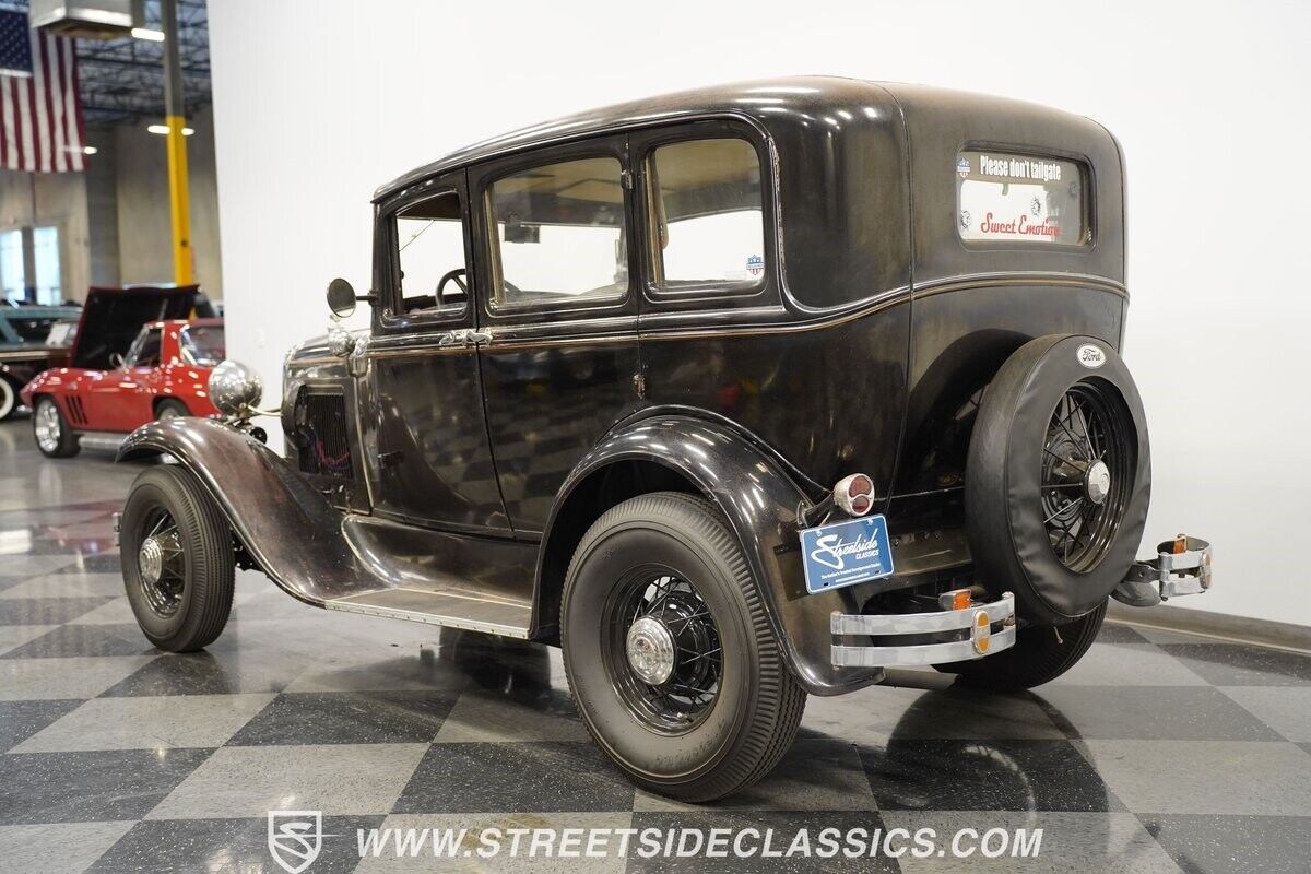Ford-Model-A-1931-Sedan-7