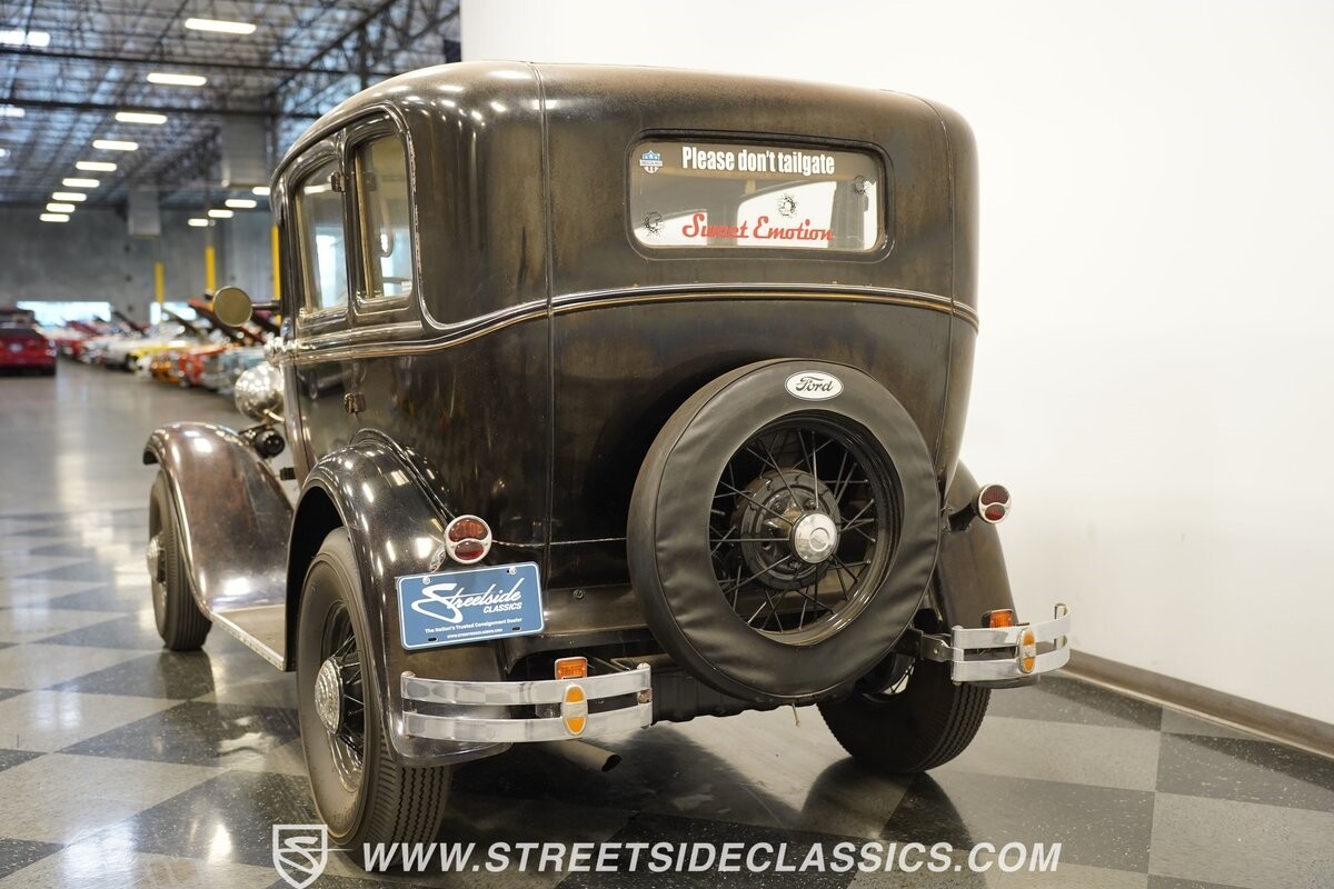 Ford-Model-A-1931-Sedan-8