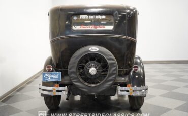 Ford-Model-A-1931-Sedan-9