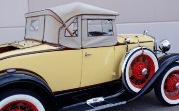 Ford-Model-A-Deluxe-1931-Convertible-10