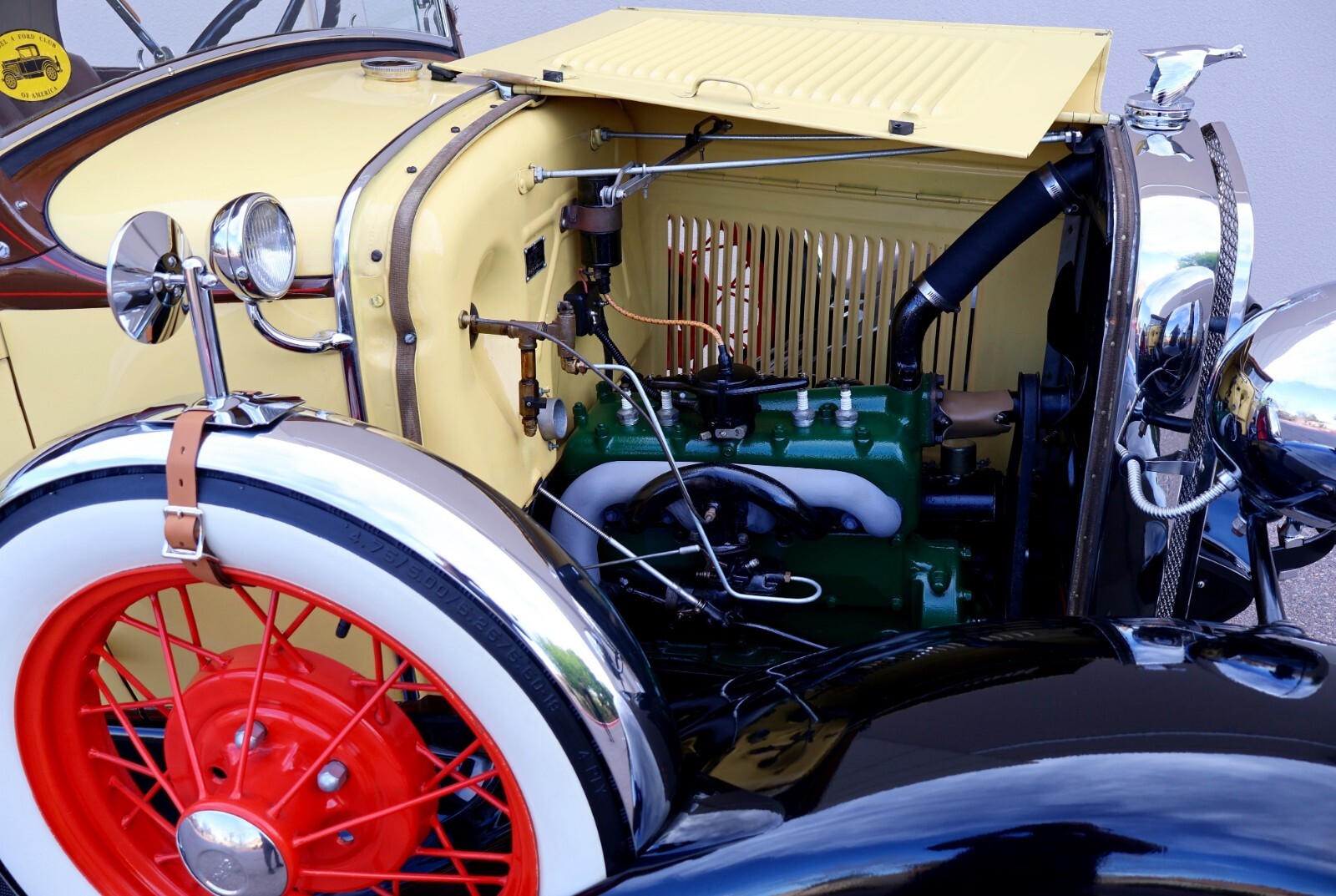 Ford-Model-A-Deluxe-1931-Convertible-14