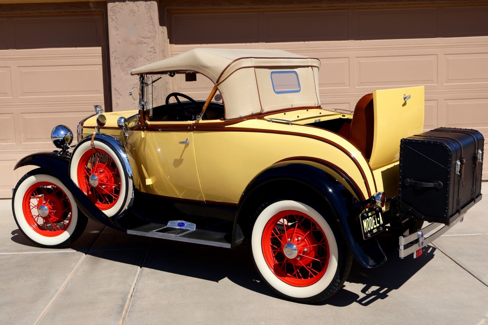 Ford-Model-A-Deluxe-1931-Convertible-18