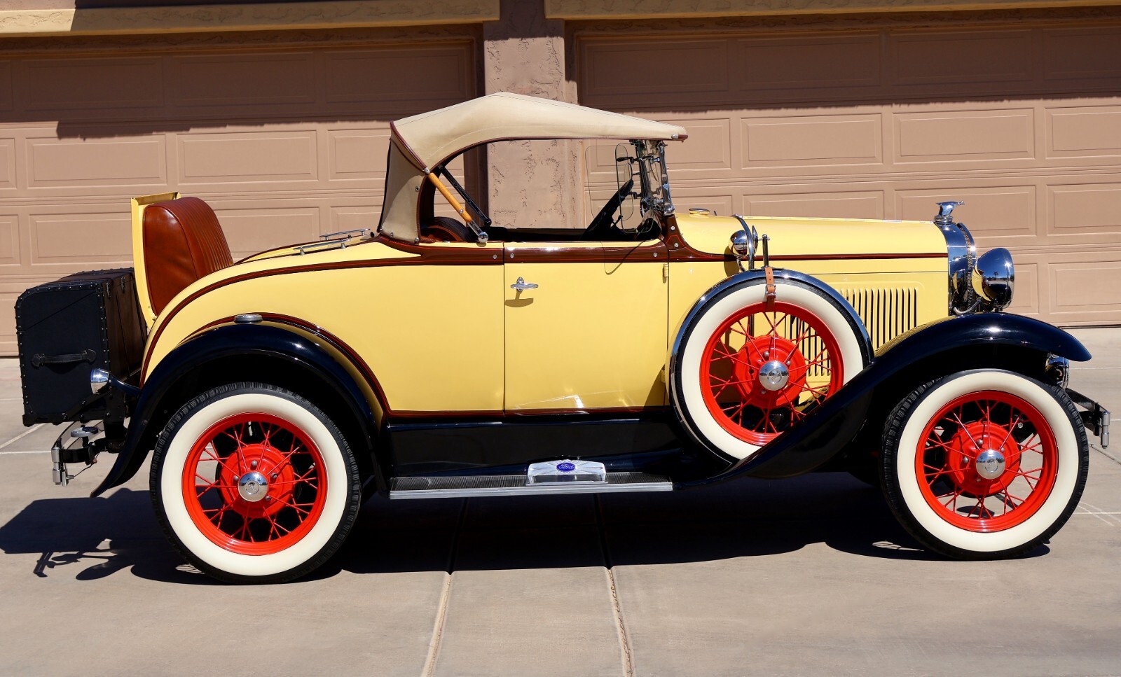 Ford-Model-A-Deluxe-1931-Convertible-19