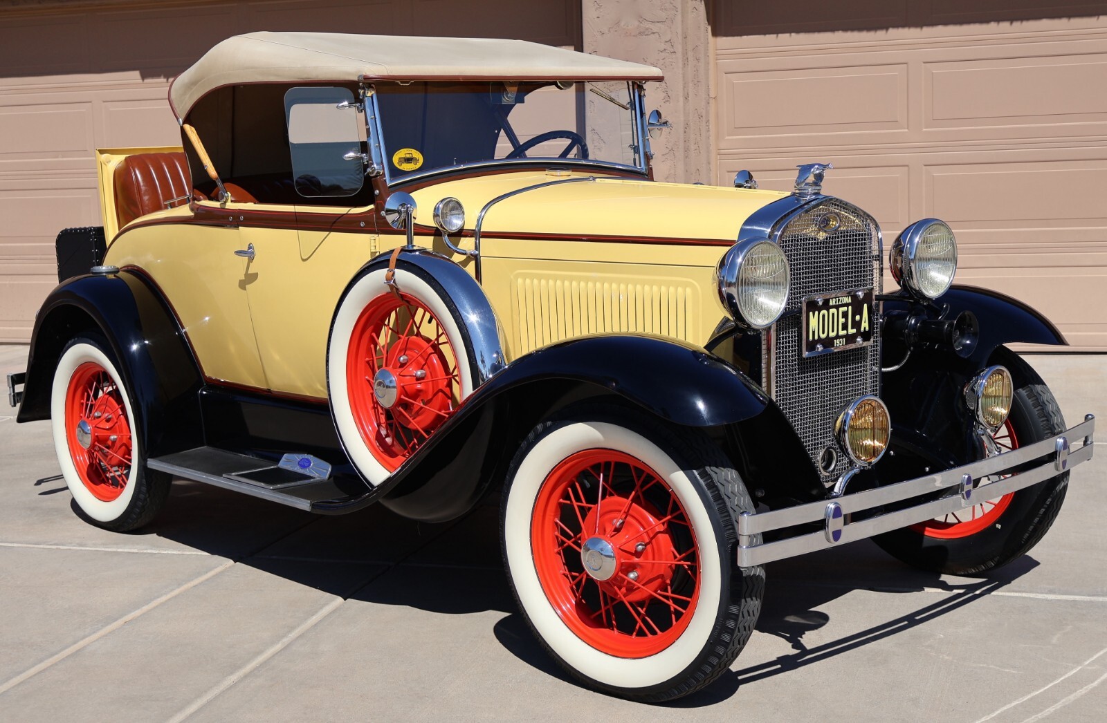 Ford-Model-A-Deluxe-1931-Convertible-23