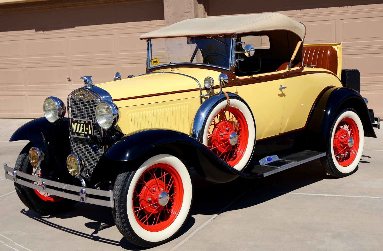 Ford-Model-A-Deluxe-1931-Convertible-24