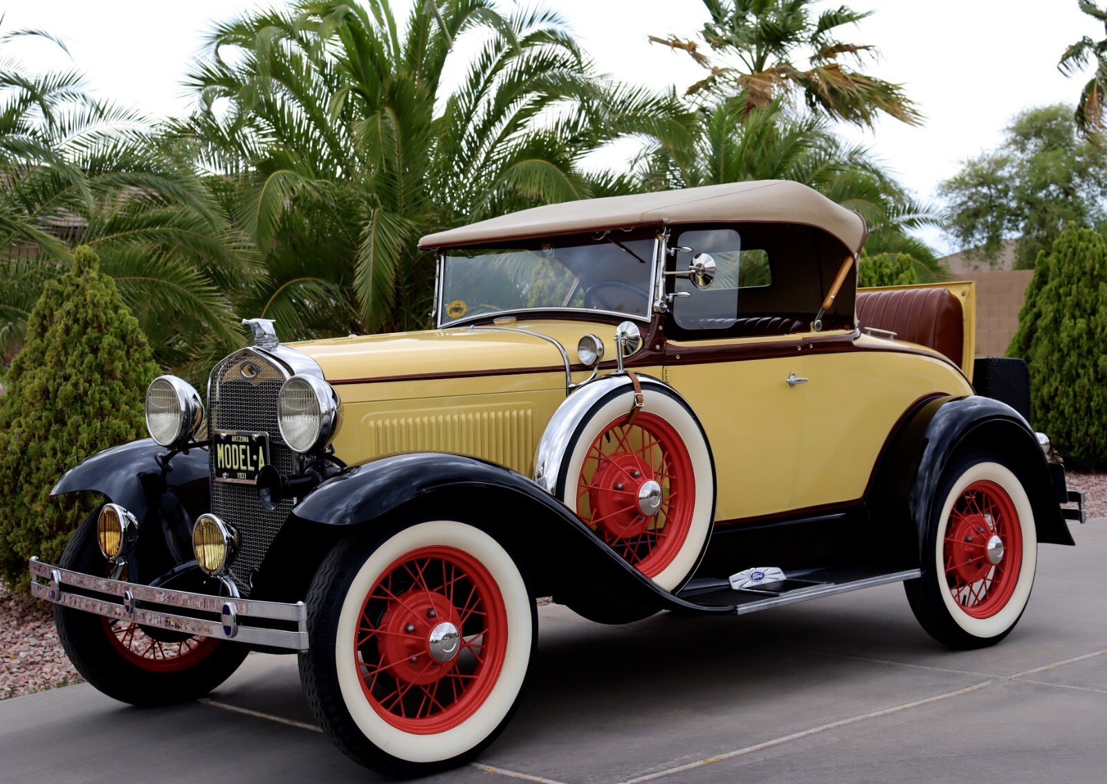 Ford-Model-A-Deluxe-1931-Convertible-34