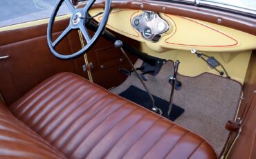 Ford-Model-A-Deluxe-1931-Convertible-4