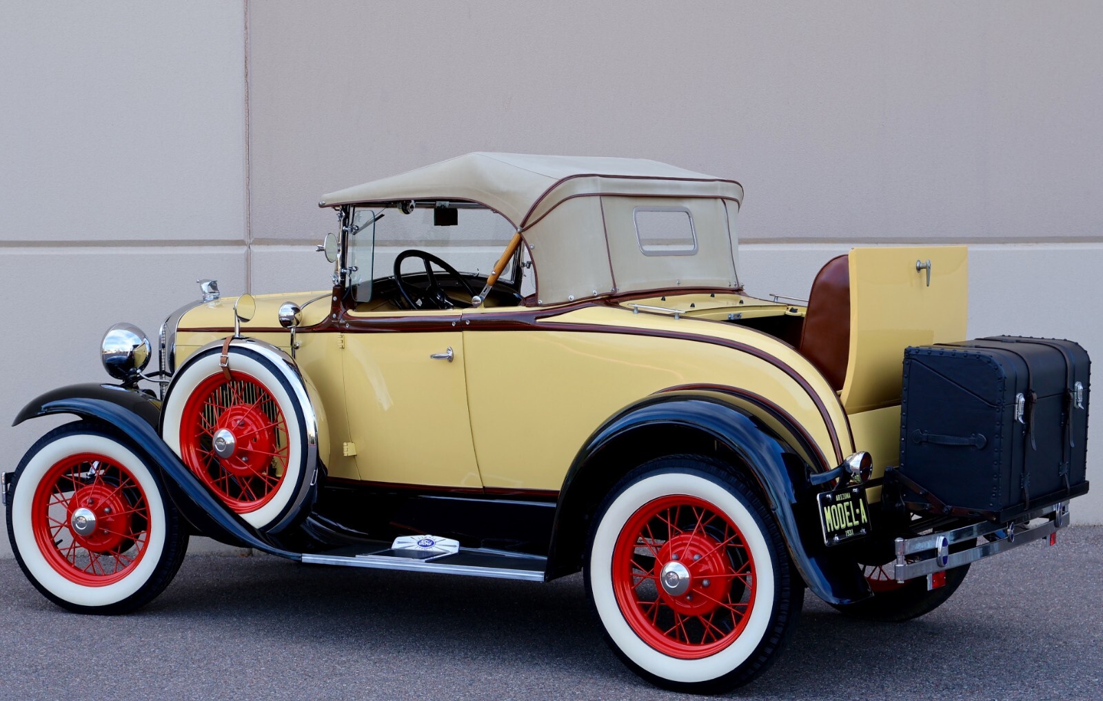 Ford-Model-A-Deluxe-1931-Convertible