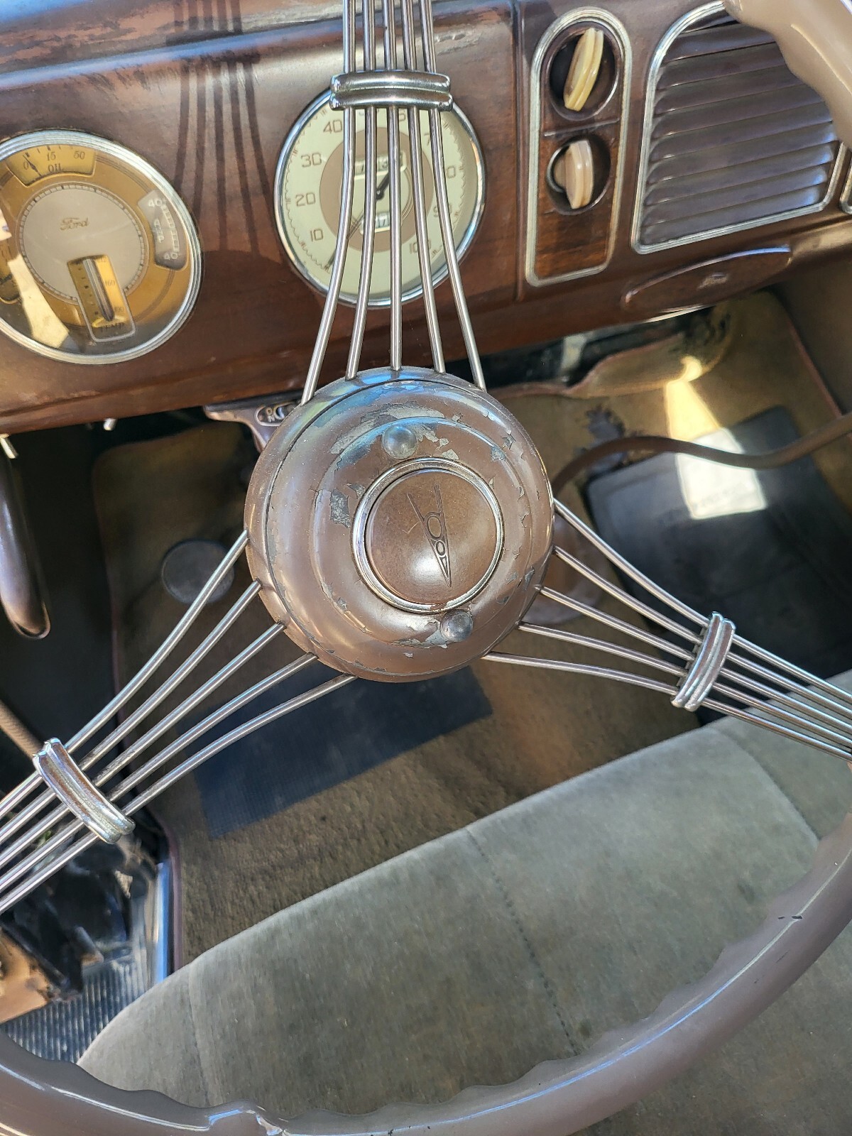 Ford-Model-B-1938-15