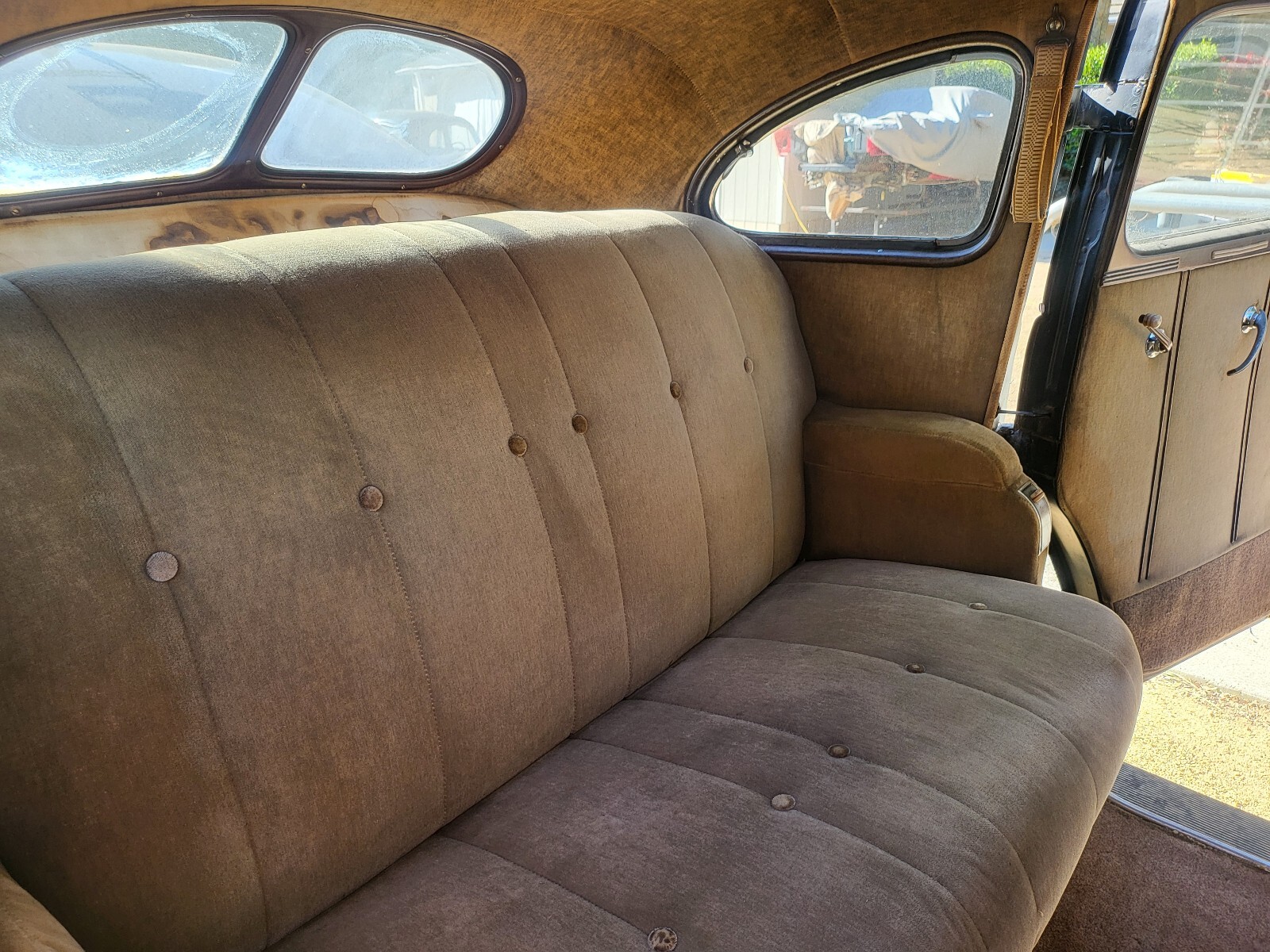 Ford-Model-B-1938-18