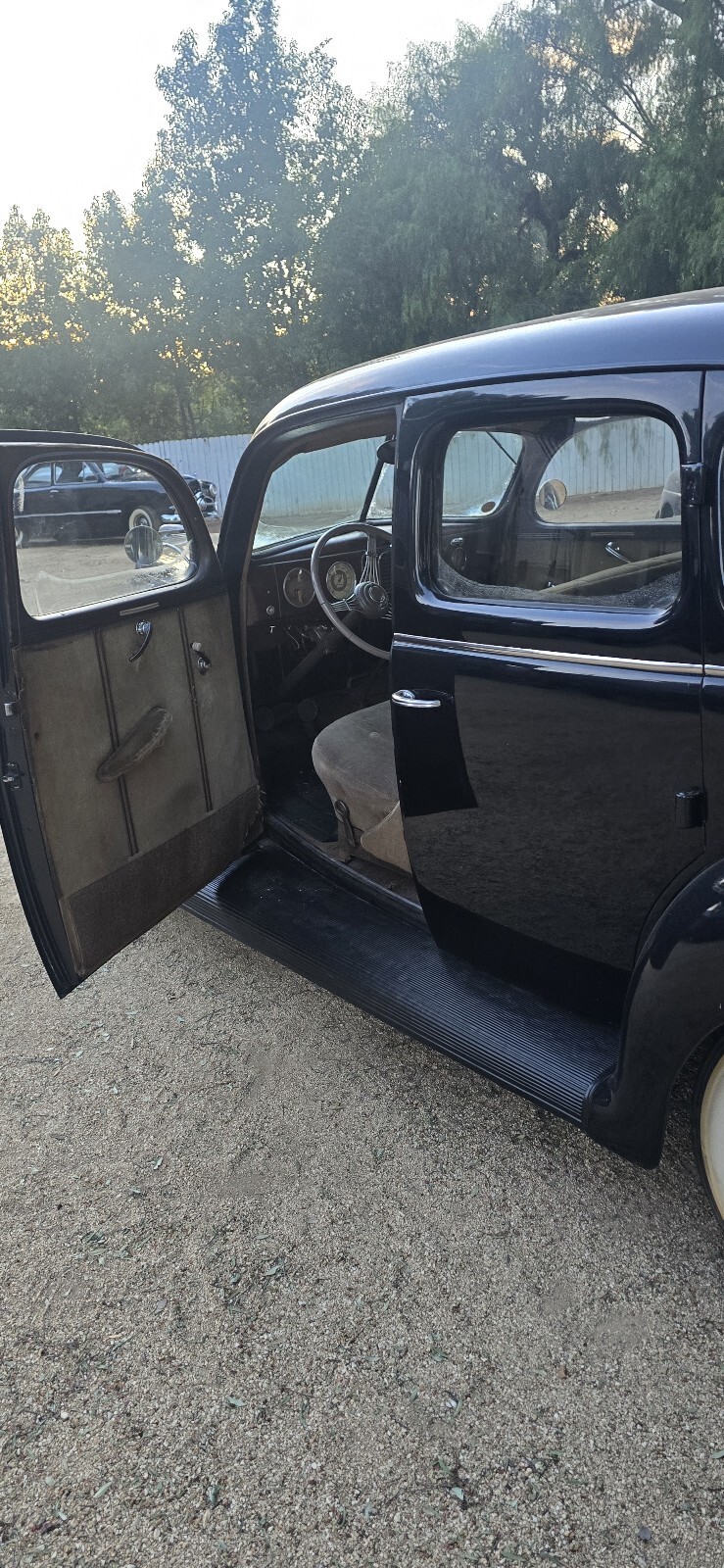 Ford-Model-B-1938-3