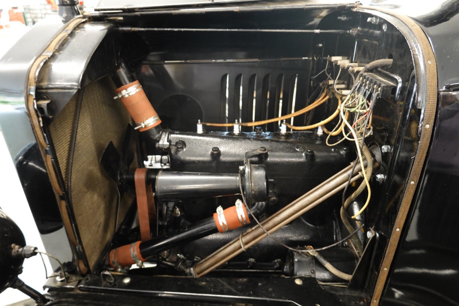 Ford-Model-T-1924-Roadster-10