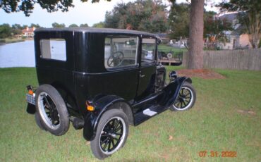 Ford-Model-T-1926-Sedan-1