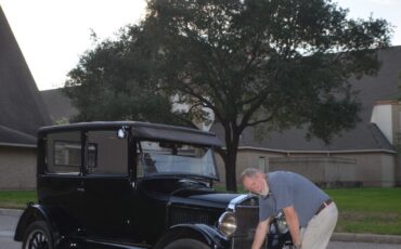 Ford-Model-T-1926-Sedan-12