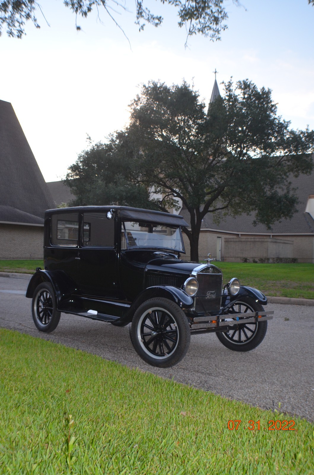 Ford-Model-T-1926-Sedan-13