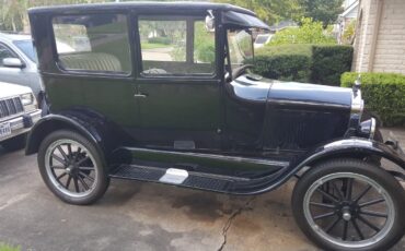 Ford-Model-T-1926-Sedan-2