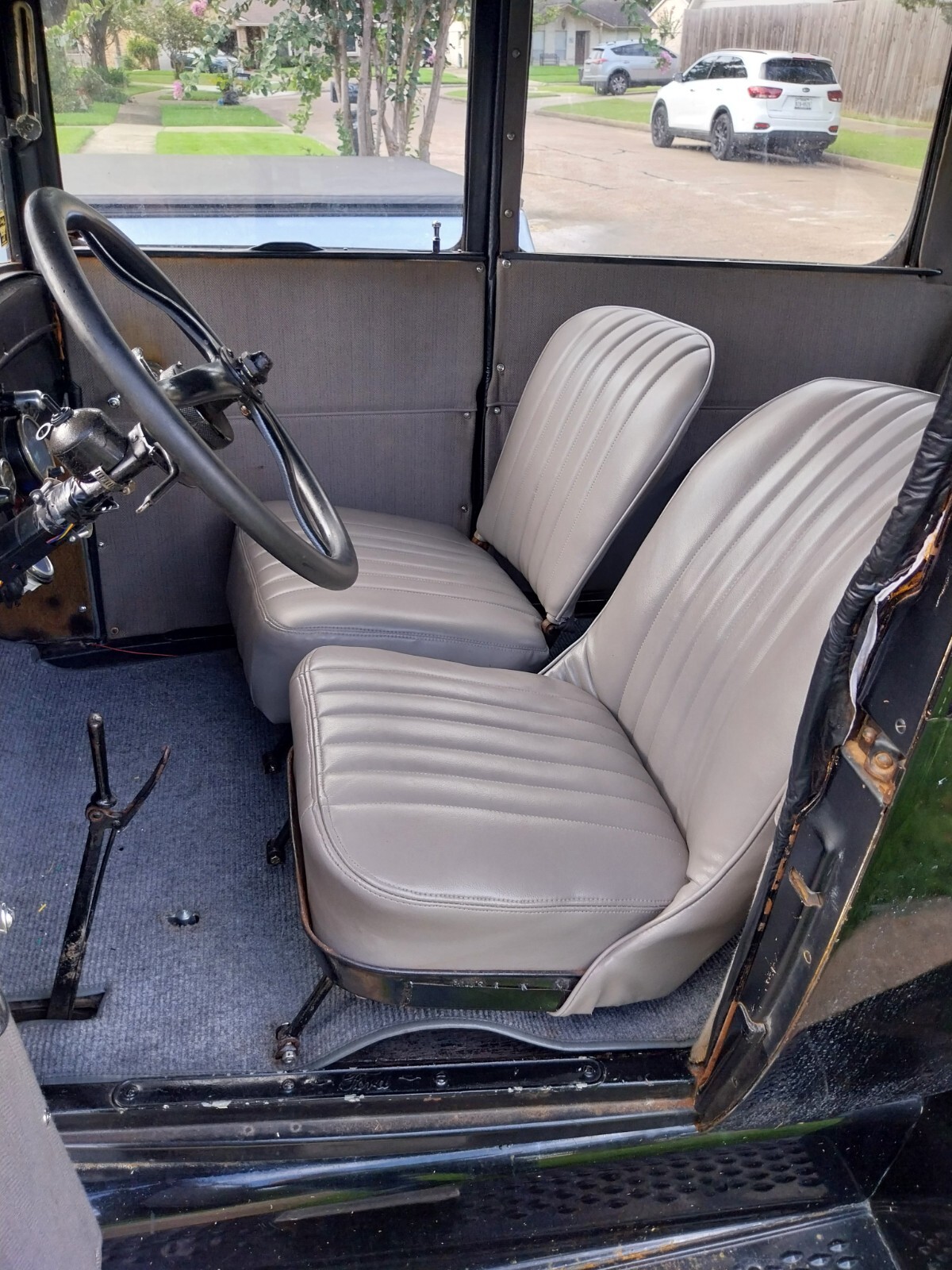 Ford-Model-T-1926-Sedan-3