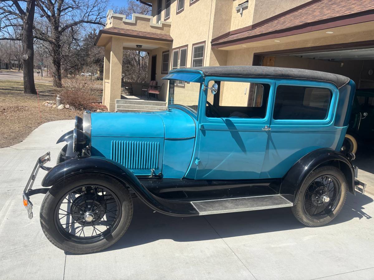 Ford Model a  1928 blue