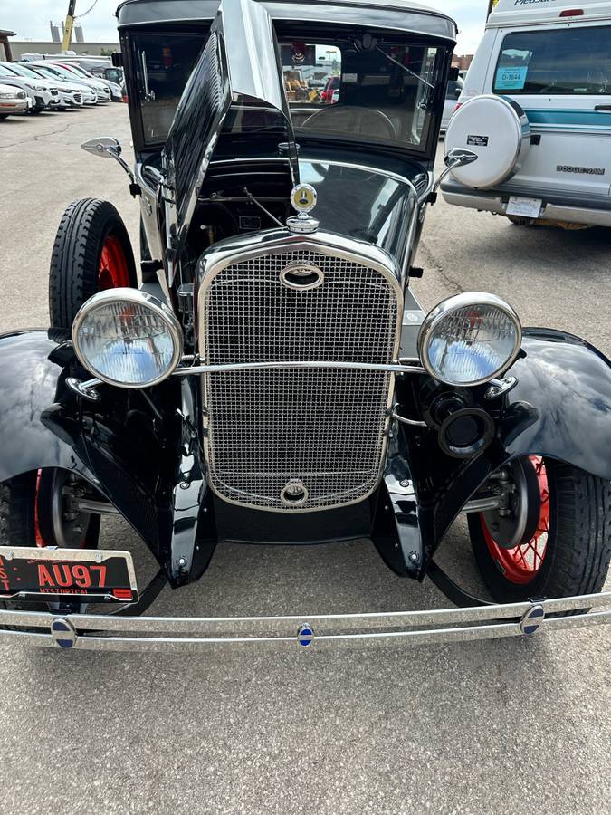 Ford-Model-a-1931-black-10