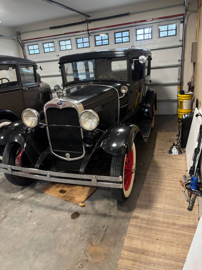 Ford-Model-a-fordor-1930-black-1