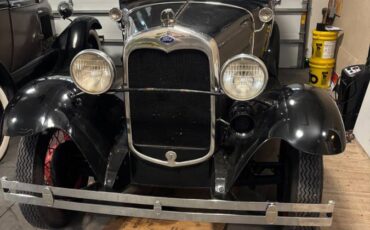 Ford-Model-a-fordor-1930-black-2