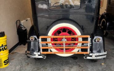 Ford-Model-a-fordor-1930-black-3
