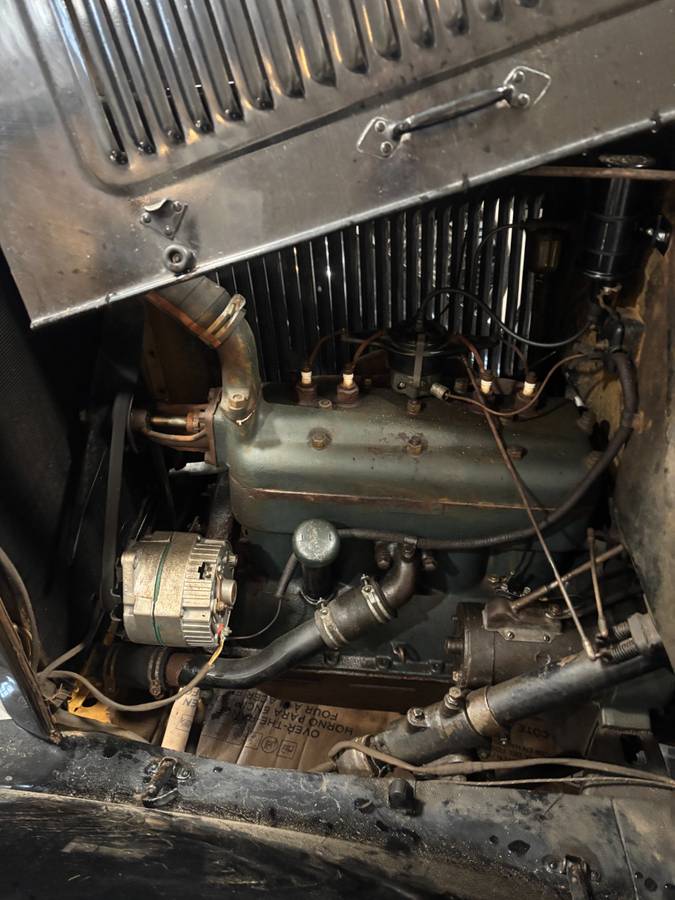 Ford-Model-a-fordor-1930-black-4