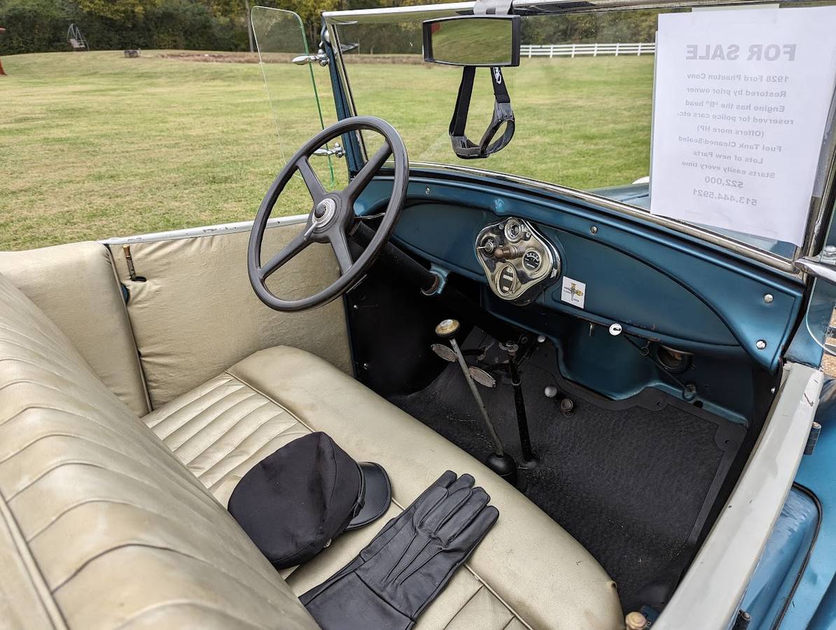 Ford-Model-a-phaeton-1928-blue-17