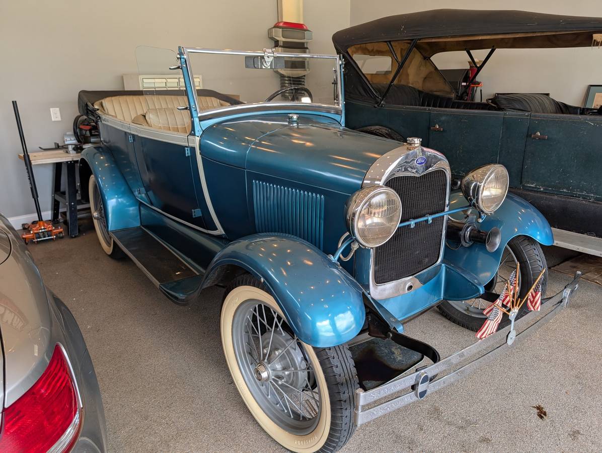 Ford-Model-a-phaeton-1928-blue-3