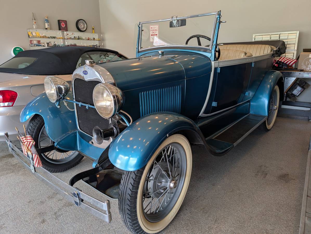 Ford Model a phaeton  1928 blue