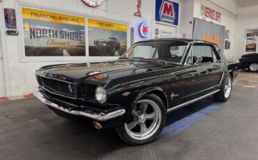 Ford-Mustang-1965-1