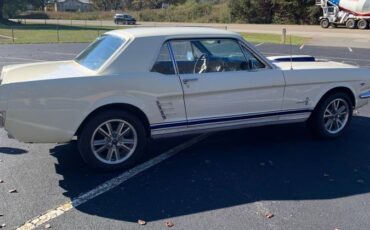 Ford-Mustang-1965-1