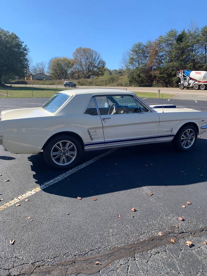 Ford-Mustang-1965-1