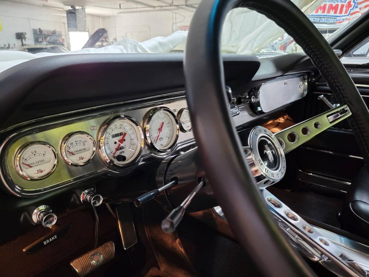 Ford-Mustang-1965-12