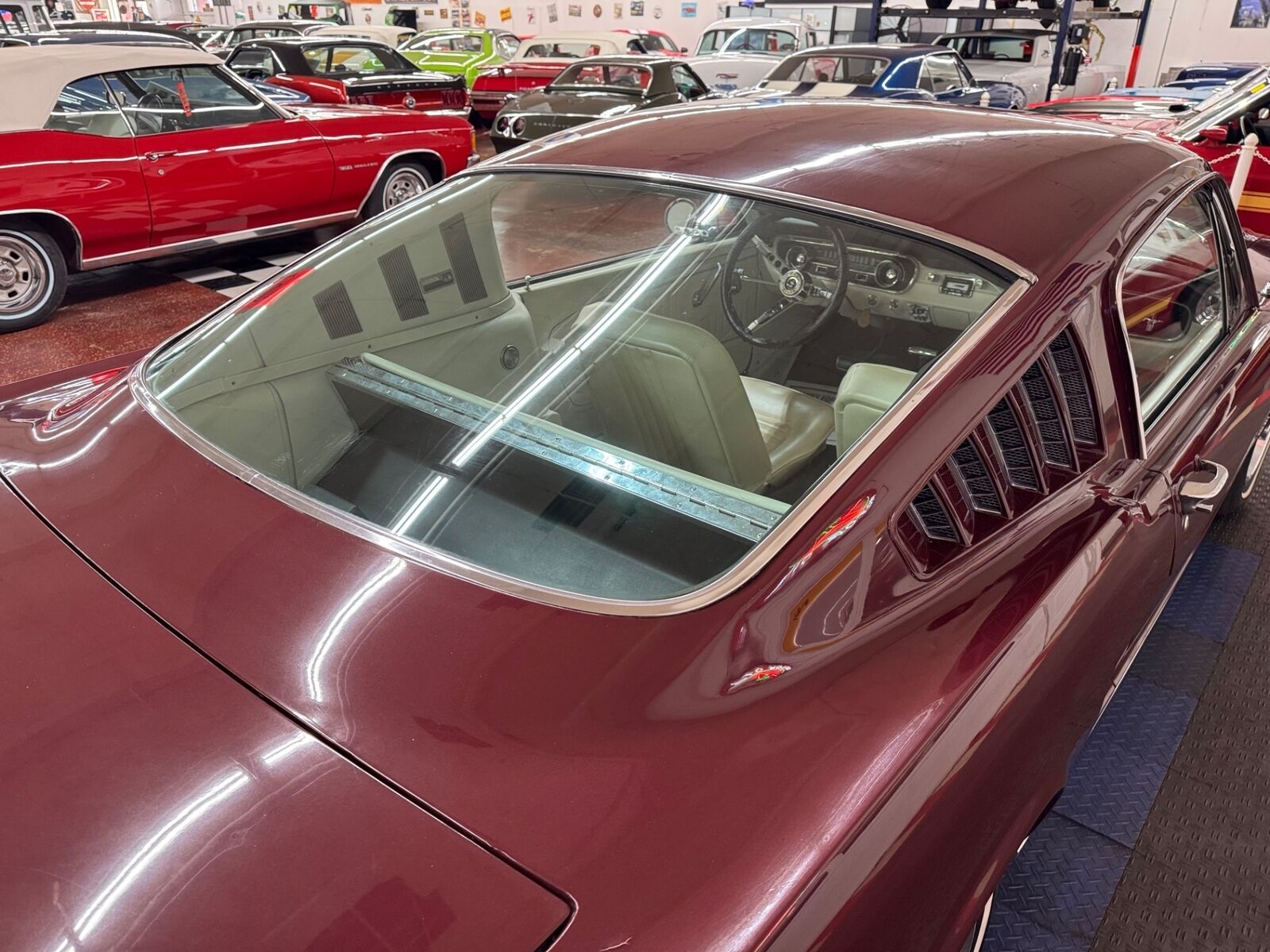 Ford-Mustang-1965-2-Door-15