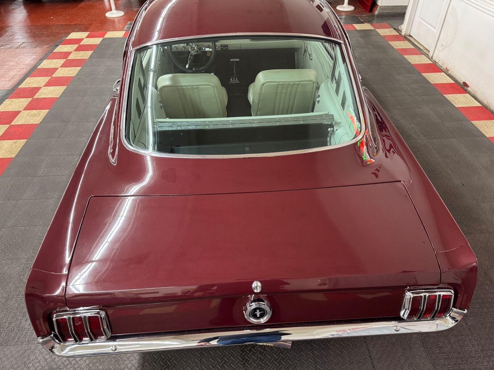 Ford-Mustang-1965-2-Door-17