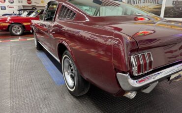 Ford-Mustang-1965-2-Door-21