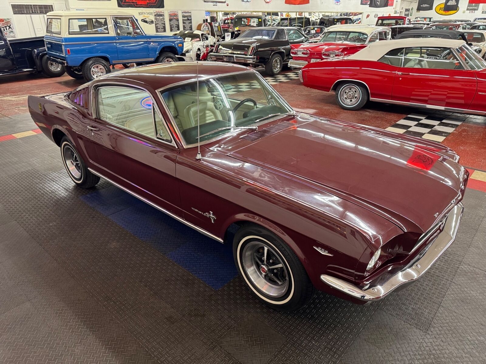 Ford-Mustang-1965-2-Door-26
