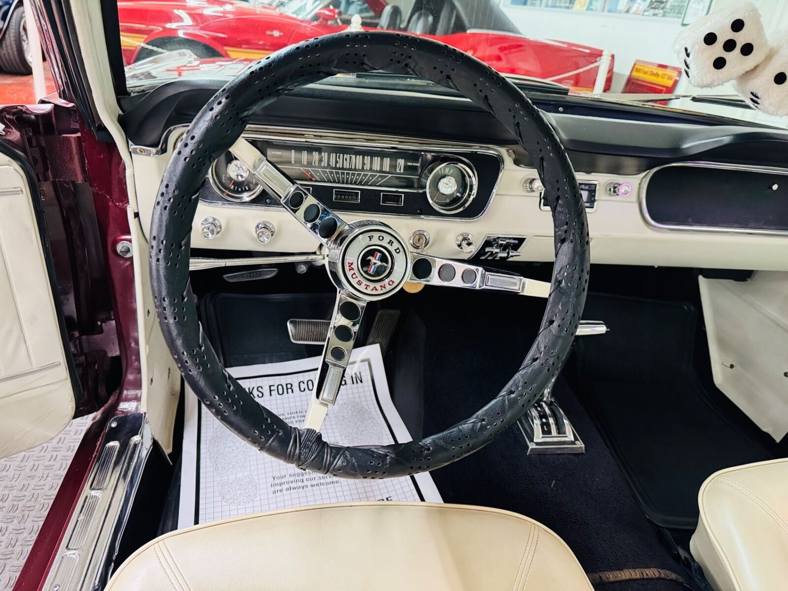 Ford-Mustang-1965-2-Door-28