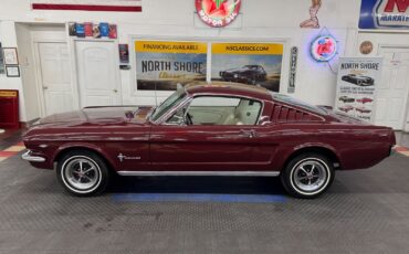 Ford-Mustang-1965-2-Door-3