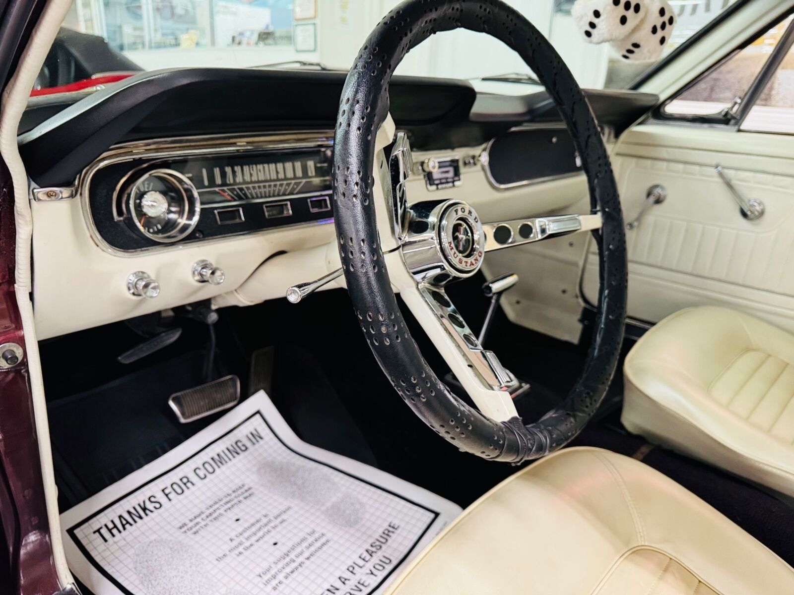 Ford-Mustang-1965-2-Door-30