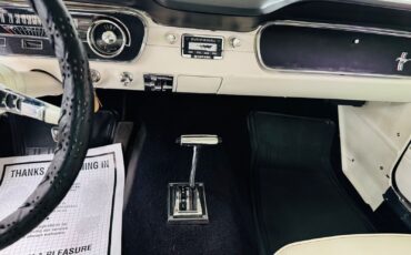 Ford-Mustang-1965-2-Door-37