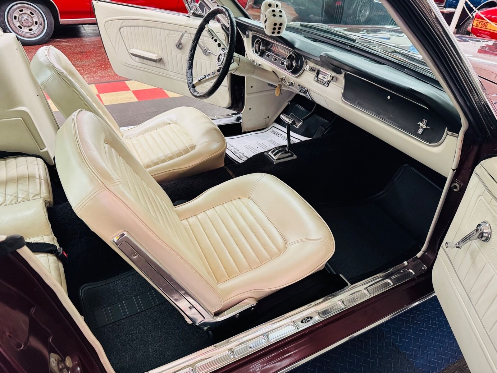 Ford-Mustang-1965-2-Door-38